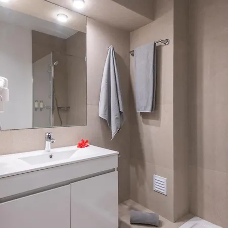 Emeralds By Dk البوفيرا