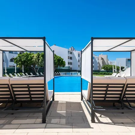 Отель Emeralds By Dk