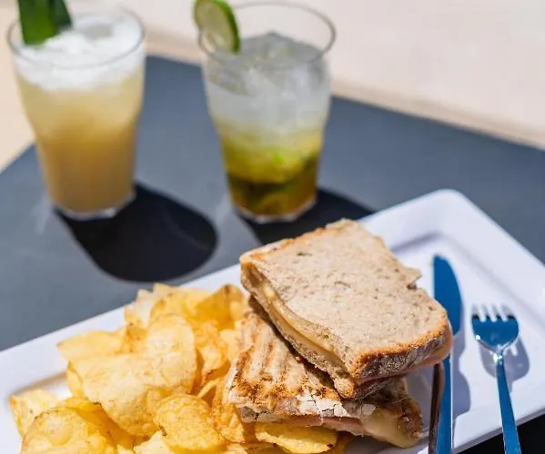 Emeralds By Dk 酒店 4*