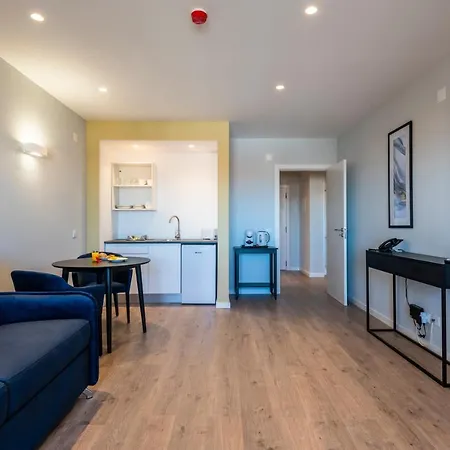 ホテル Emeralds By Dk 4*