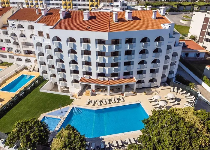 Hotel Emeralds By Dk 4*