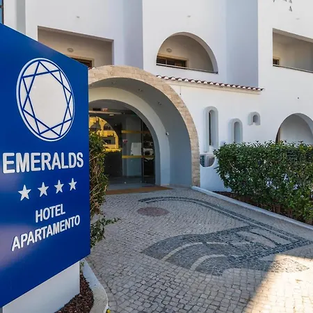 Hotel Emeralds By Dk